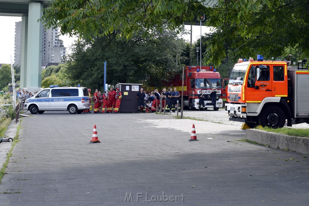 Koelner Seilbahn Gondel blieb haengen Koeln Linksrheinisch P152.JPG - Miklos Laubert